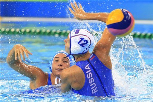 Rusia vence a Italia y gana bronce en polo acuático femenil