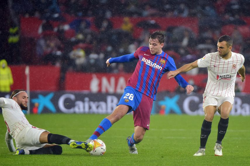 El Barcelona de Xavi Hernández rescató un empate en Sevilla