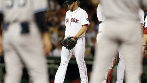 Dempster suspendido 5 partidos por pelotazo a ARod