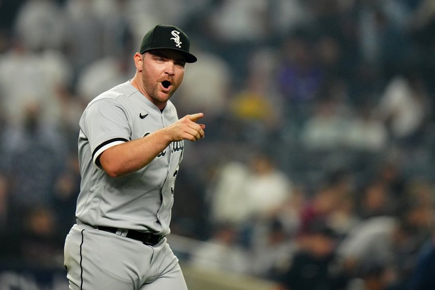 MLB: Liam Hendriks llega a un acuerdo con los Medias Rojas