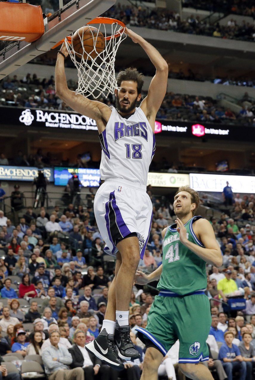 Kings dejan atrás racha de 22 derrotas en Dallas