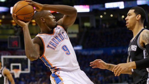 Ibaka regresa y rescata a los Thunder en los playoffs contra los Spurs