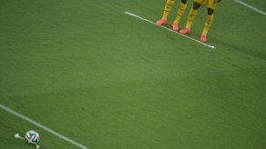 Los árbitros de la UEFA usarán el spray para marcar la barrera