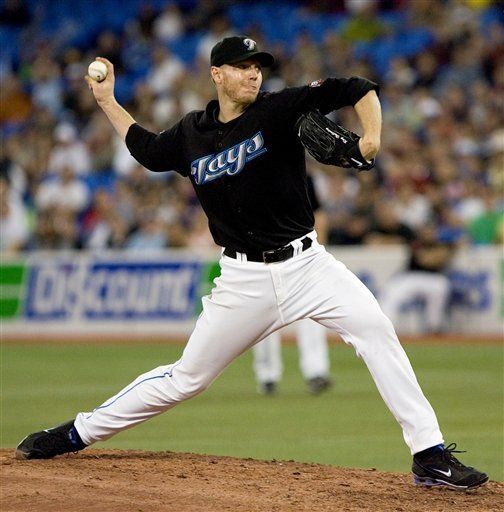 Halladay permanecerá con Azulejos... por ahora
