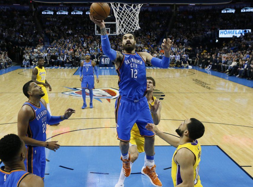 Anthony y Adams llevan a Thunder a paliza sobre Lakers