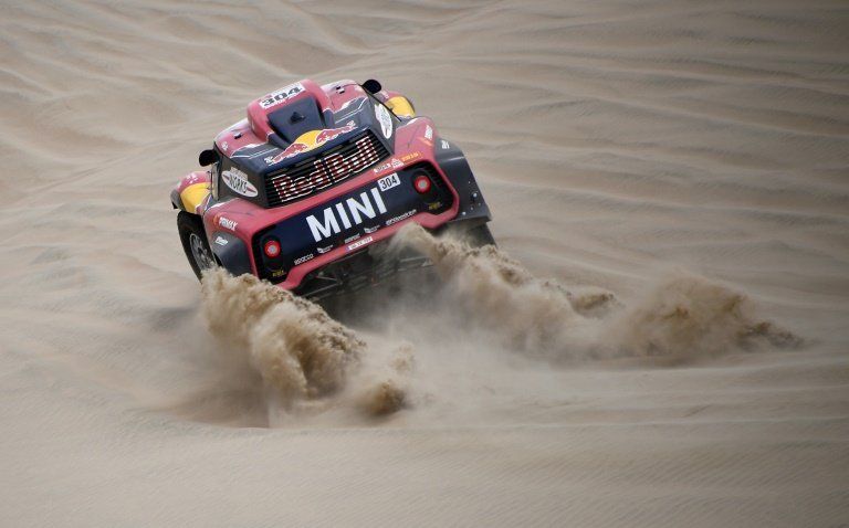 El francés Peterhansel vence en la tercera etapa del Dakar-2019