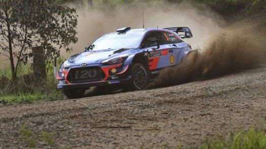 Ogier supera a Neuville pero Tänak avanza a grandes pasos en Rally de Australia