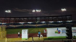 ¡A oscuras! Estadio en San Pedro Sula recibe a Panamá sin luz