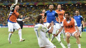 Costa Rica-Grecia y Uruguay-Colombia nuevos cruces de octavos de final