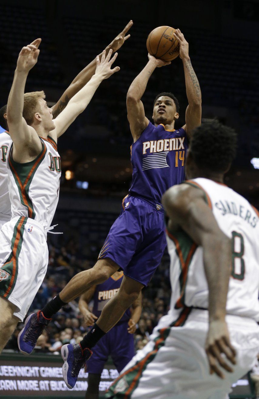Dragic anota 30 y se lesiona en triunfo de Suns