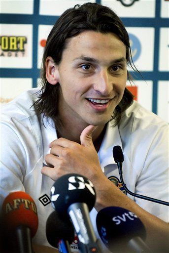 Ibrahimovic elogia transferencia del mago Robinho al Milan