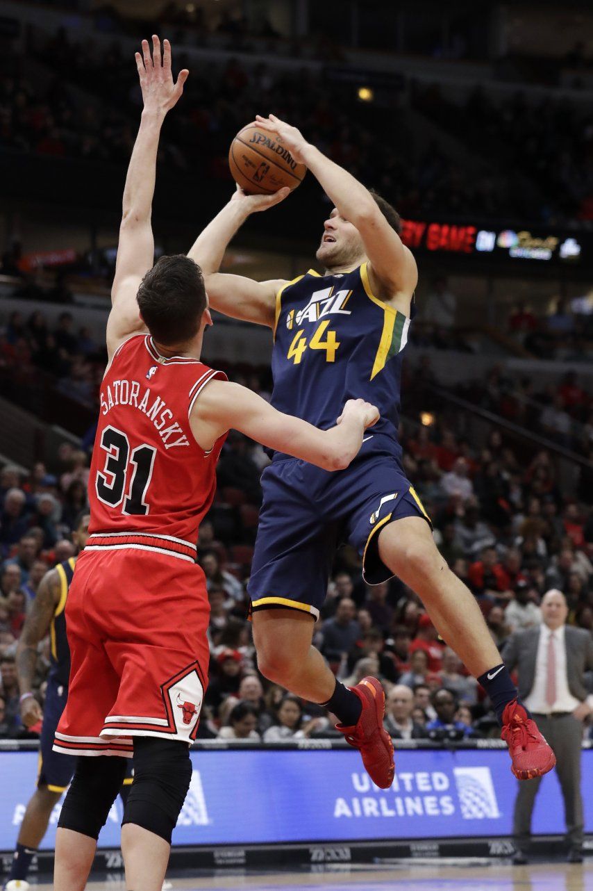 Bogdanovic anota 19; Jazz supera a Bulls