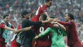 Liverpool vence en penales al Chelsea y gana la Supercopa