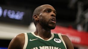 NBA: El alero Khris Middleton es baja 2 semanas por lesión de rodilla