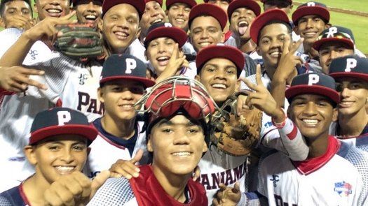 Panamá venció a Brasil y se mete en la Super Ronda