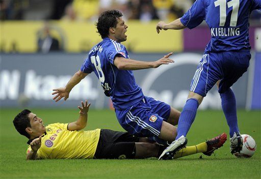 El Leverkusen de Ballack gana en la Bundesliga