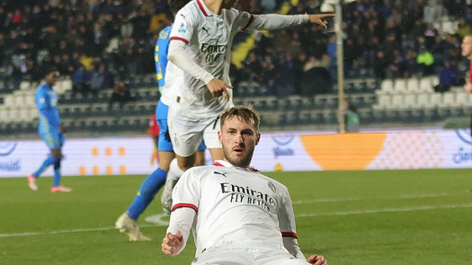 Santiago Giménez anotó su primer gol con el AC Milan en la Serie A