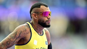 París 2024: Colombiano Anthony Zambrano abandona el repechaje de 400 metros por lesión