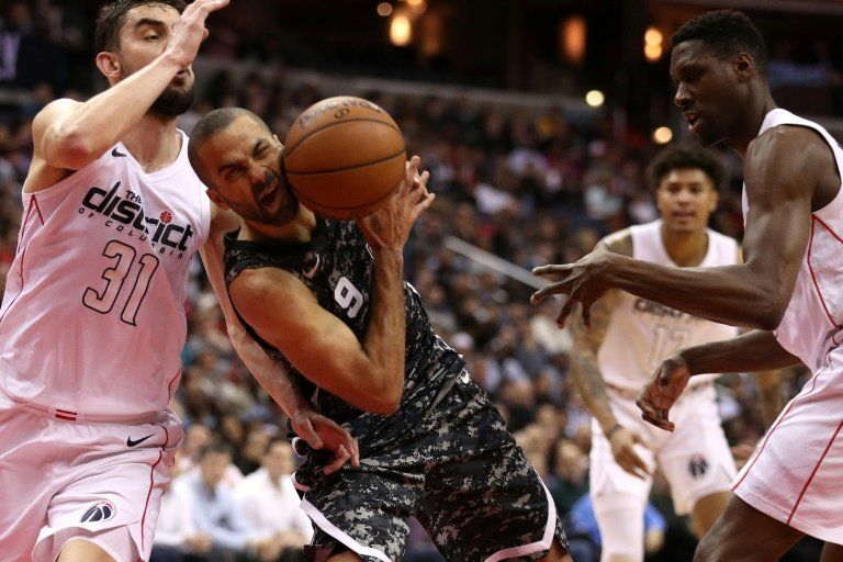 Houston sigue imparable en una noche aciaga para los Spurs