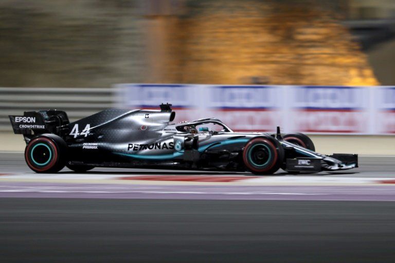 Triunfo de Hamilton en el Gran Premio de Baréin, doblete de Mercedes