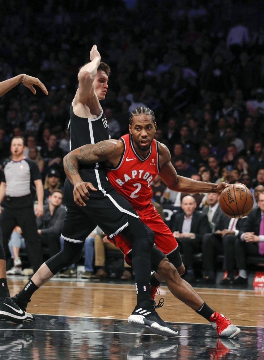 Siakam y Leonard dan triunfo a Raptors sobre Nets