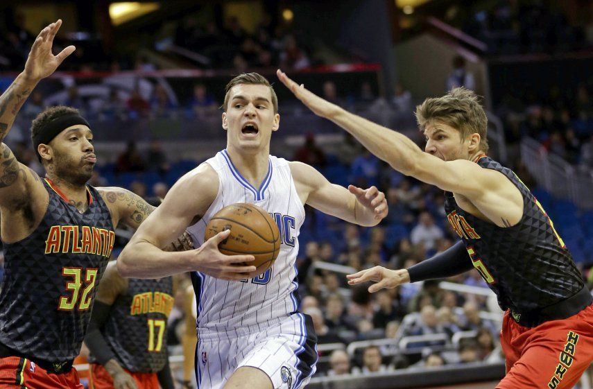 Tiro de Vucevic da victoria a Magic sobre Hawks