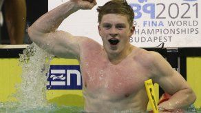 Adam Peaty rompe el récord en los 50 metros pecho
