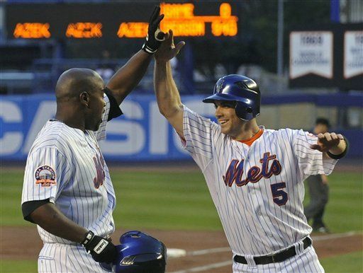 Delgado acepta ovación por gran actuación en triunfo de Mets