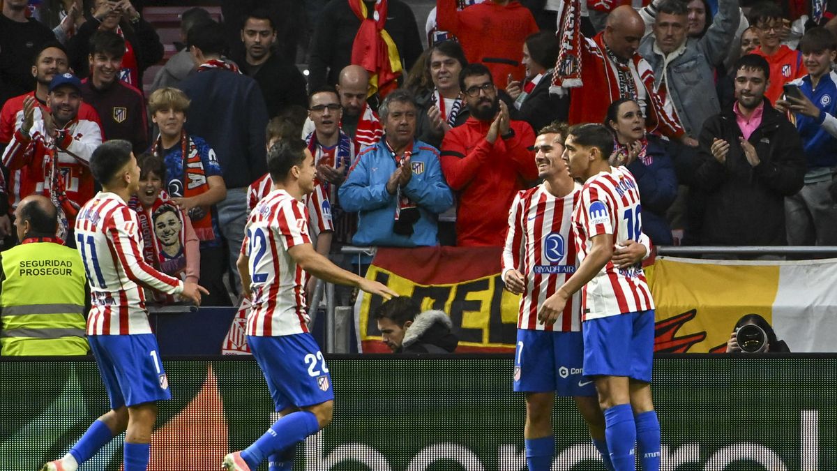 Atlético de Madrid goleó al Sevilla y sigue peleando en LaLiga Atlético de Madrid goleó al Sevilla y sigue peleando en LaLiga