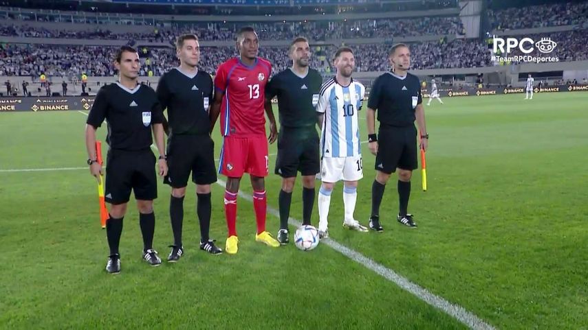 Selección de Argentina vs Panamá: Jiovany Ramos y Lionel Messi