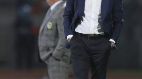 Pumas: Míchel acepta bajarse salario en 80%