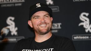 Liam Hendriks regresa a los Medias Blancas después de vencer el cáncer