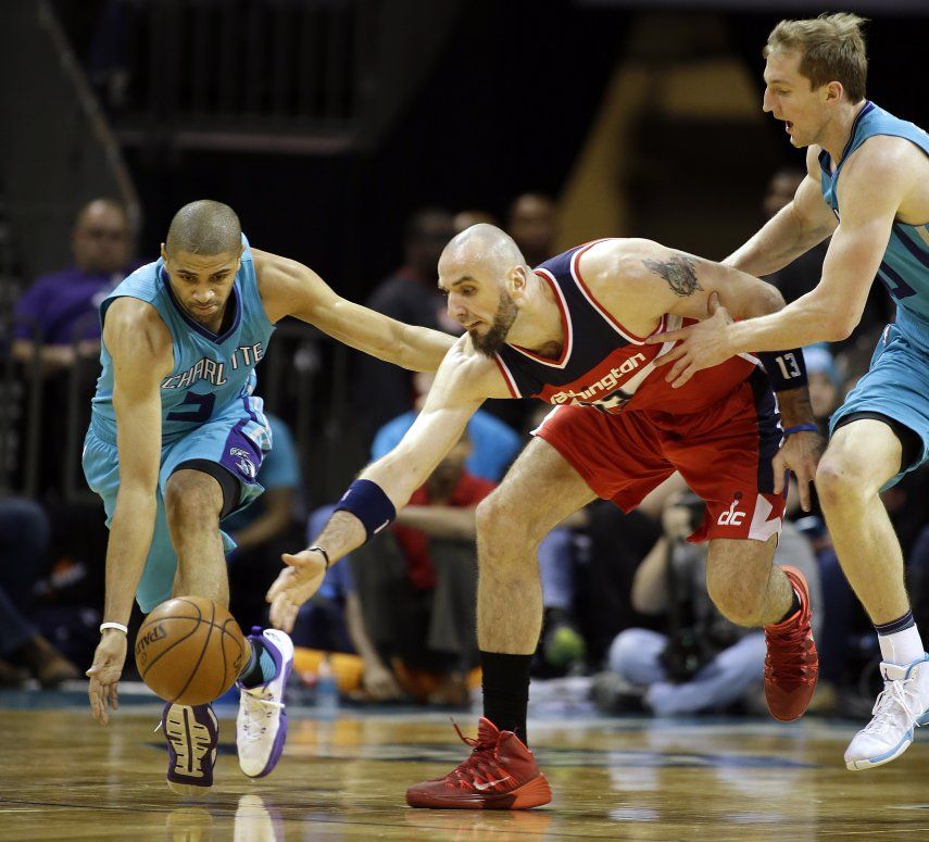 Batum lidera a los Hornets en victoria sobre los Wizards