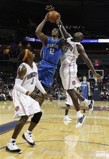 NBA: Magic 93, Bobcats 81; doble doble de Howard