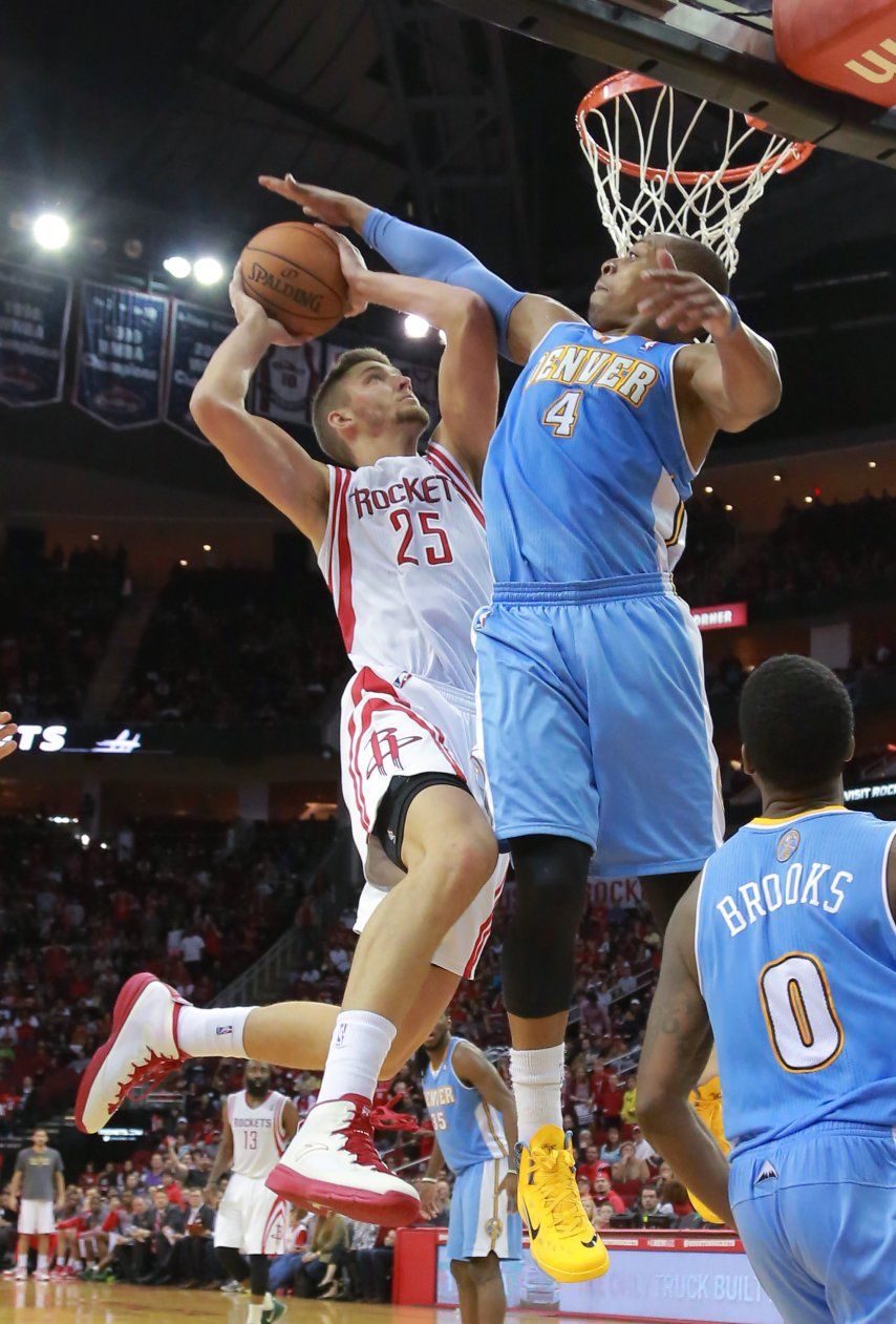 Rockets remontan y vencen a Denver en tiempo extra