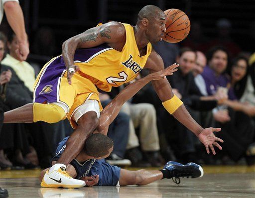Lakers logran arrancar 8-0 por tercera vez en su historia