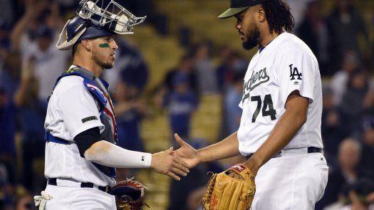 Dodgers remontan en el 8vo inning y se imponen 5-4 a Filis