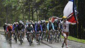 Hieren a dos ciclistas del Tour de Francia con fusil de aire