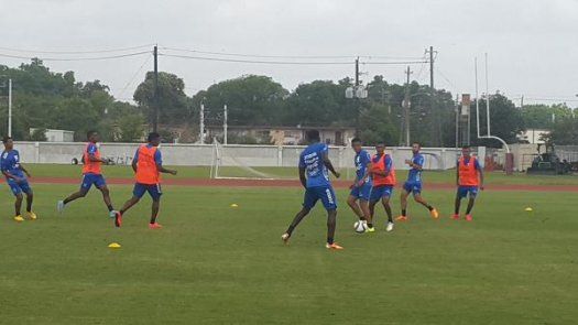 Honduras descarta a Valladares y Alvarado, técnico Pinto confirma reemplazos