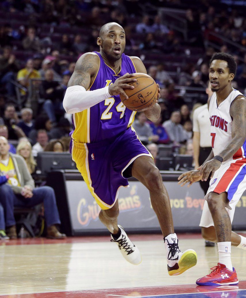 Bryant ayuda a Lakers, en triunfo sobre Pistons
