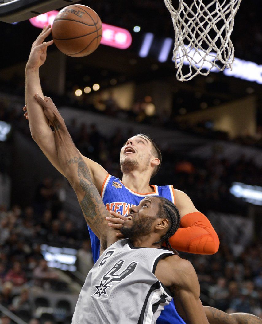 Guiados por Leonard y Aldridge, Spurs vencen a Knicks