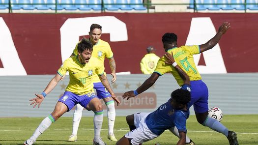 Endrick lidera remontada de Brasil sobre Ecuador