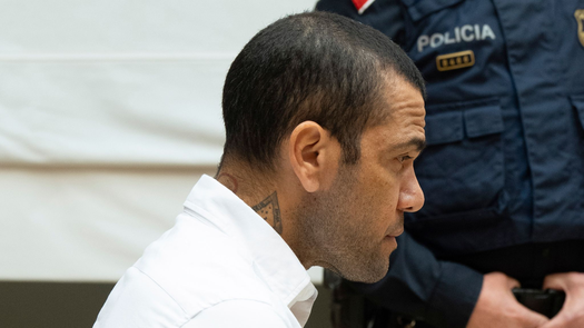 Dani Alves saldría en libertad tras 14 meses en prisión