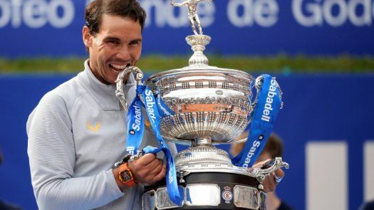 Nadal acaba con la sorpresa Tsitsipas y gana por 11ª ocasión en Barcelona