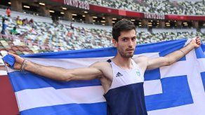 Tokio 2020: Tentoglou oro olímpico en salto largo; plata y bronce cubanos