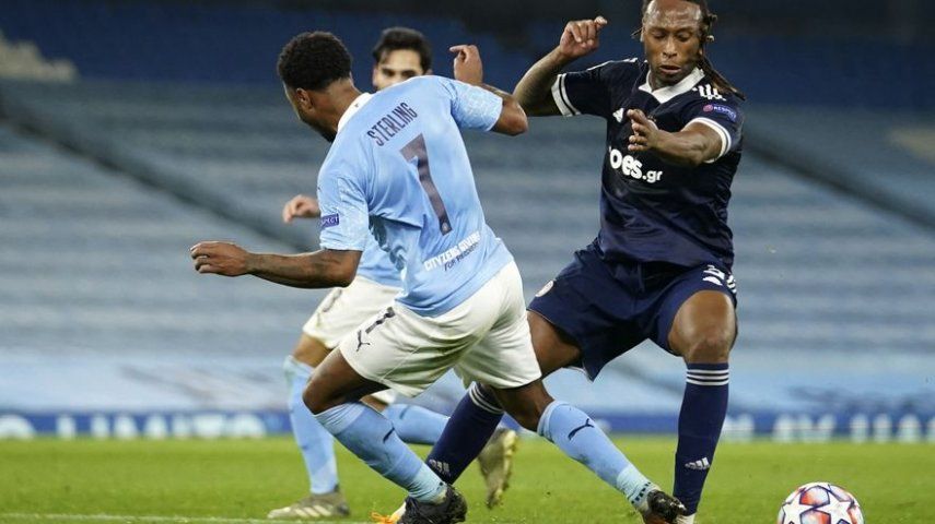 Olympiacos multa a 3 jugadores por violar confinamiento