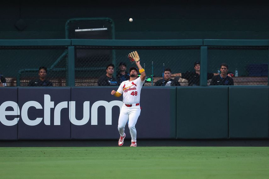 MLB: Iván Herrera debutó como jardinero en victoria de los Cardenales