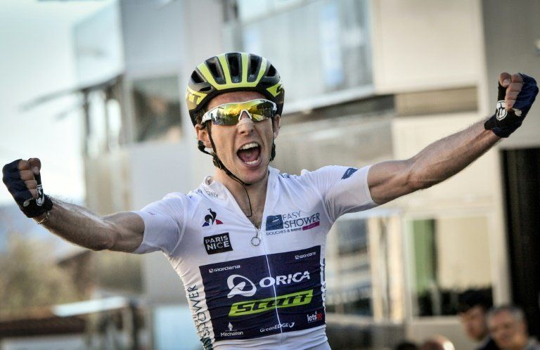 Simon Yates gana la sexta etapa de la París-Niza y Henao ya es segundo