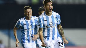 Argentina decide mantener partidos de fútbol