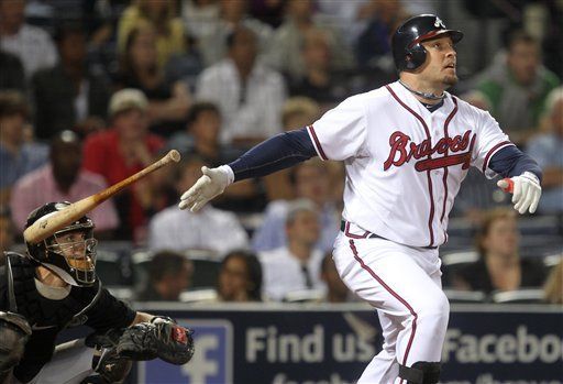 MLB: Bravos 3, Marlins 2; Hinske remolca 2 con jonrón